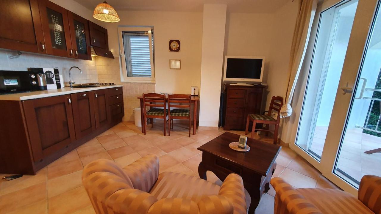 Sea Side Apartments 4* Нови Винодолски Екстериор снимка