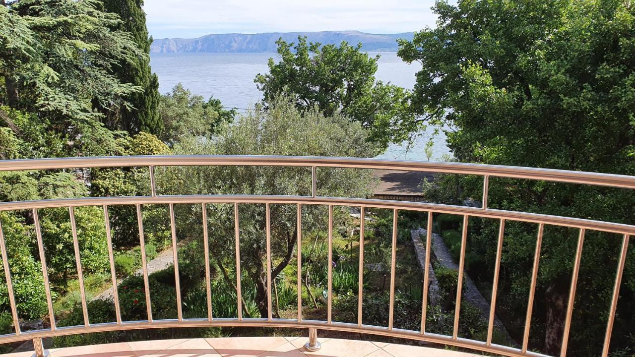 Sea Side Apartments 4* Нови Винодолски Екстериор снимка
